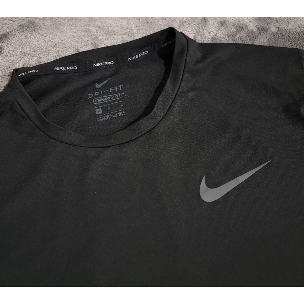 Nike Pro Shirt Men Med Black Standard Fit Dri-FIT Performance Training Gym Tee